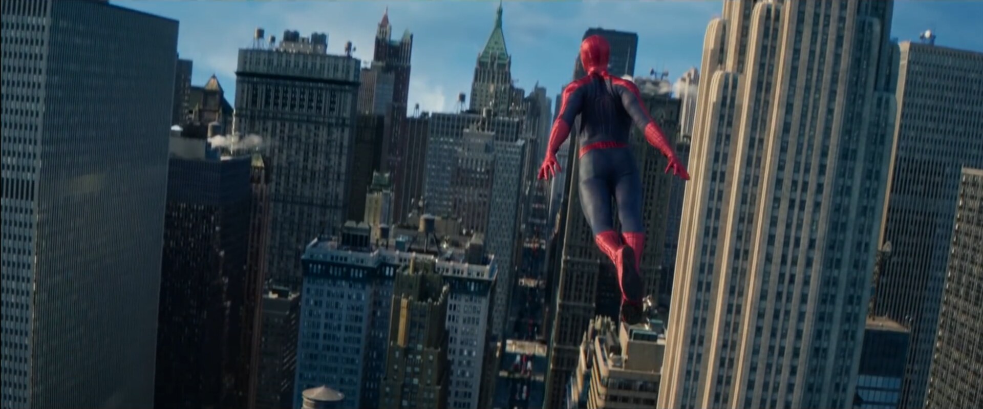 The Amazing Spider-Man 2: Feature-scale composite over the city